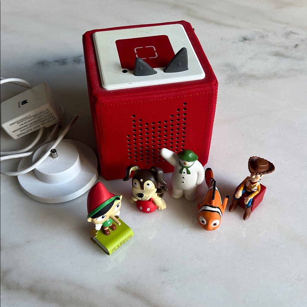 Tonie Box with 5 characters